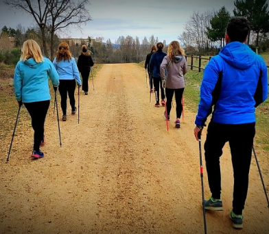 Marcha nórdica de ocio con el campo en León con AVOnordic